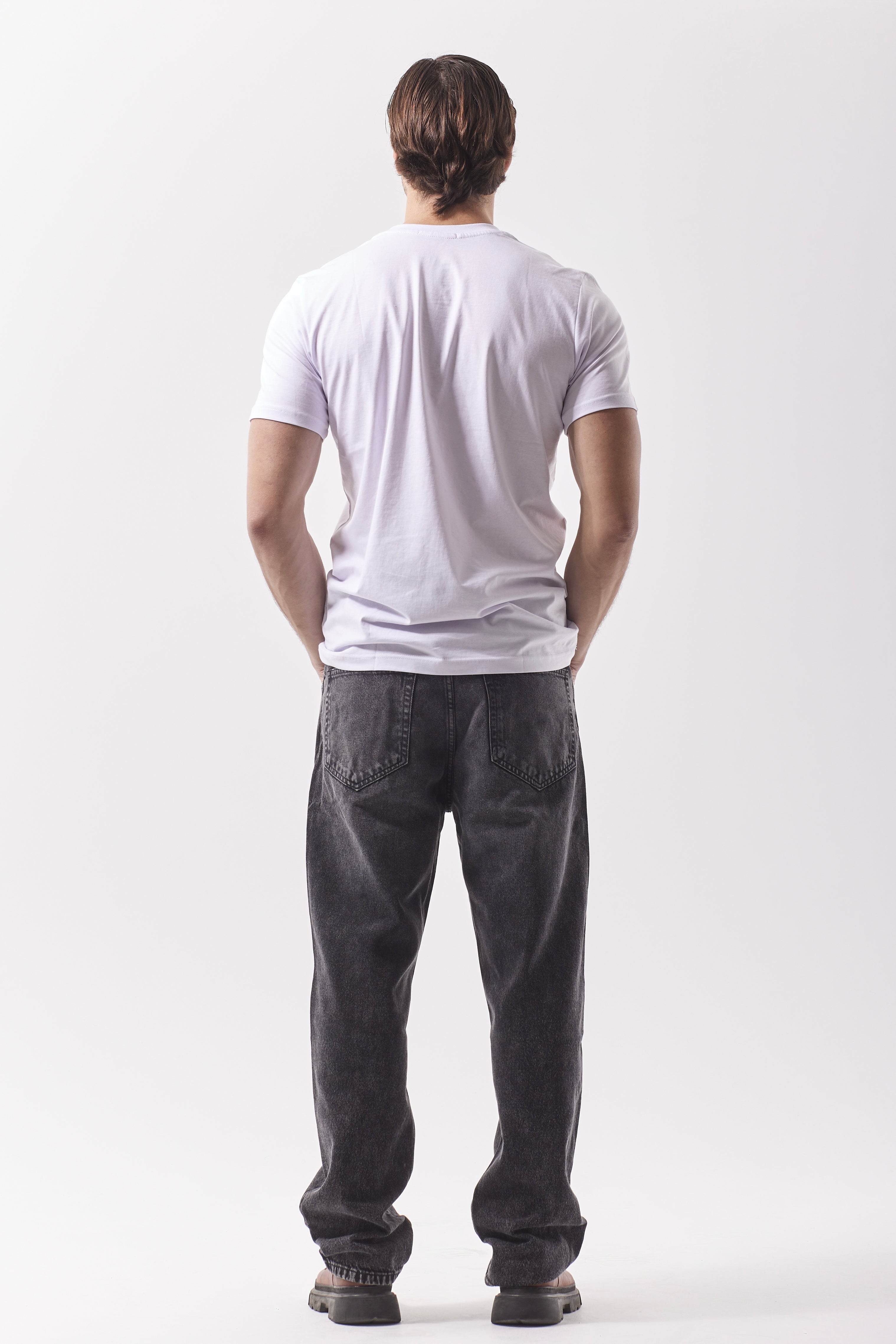 EVERYDAY STRAIGHT-LEG JEANS DARK GREY