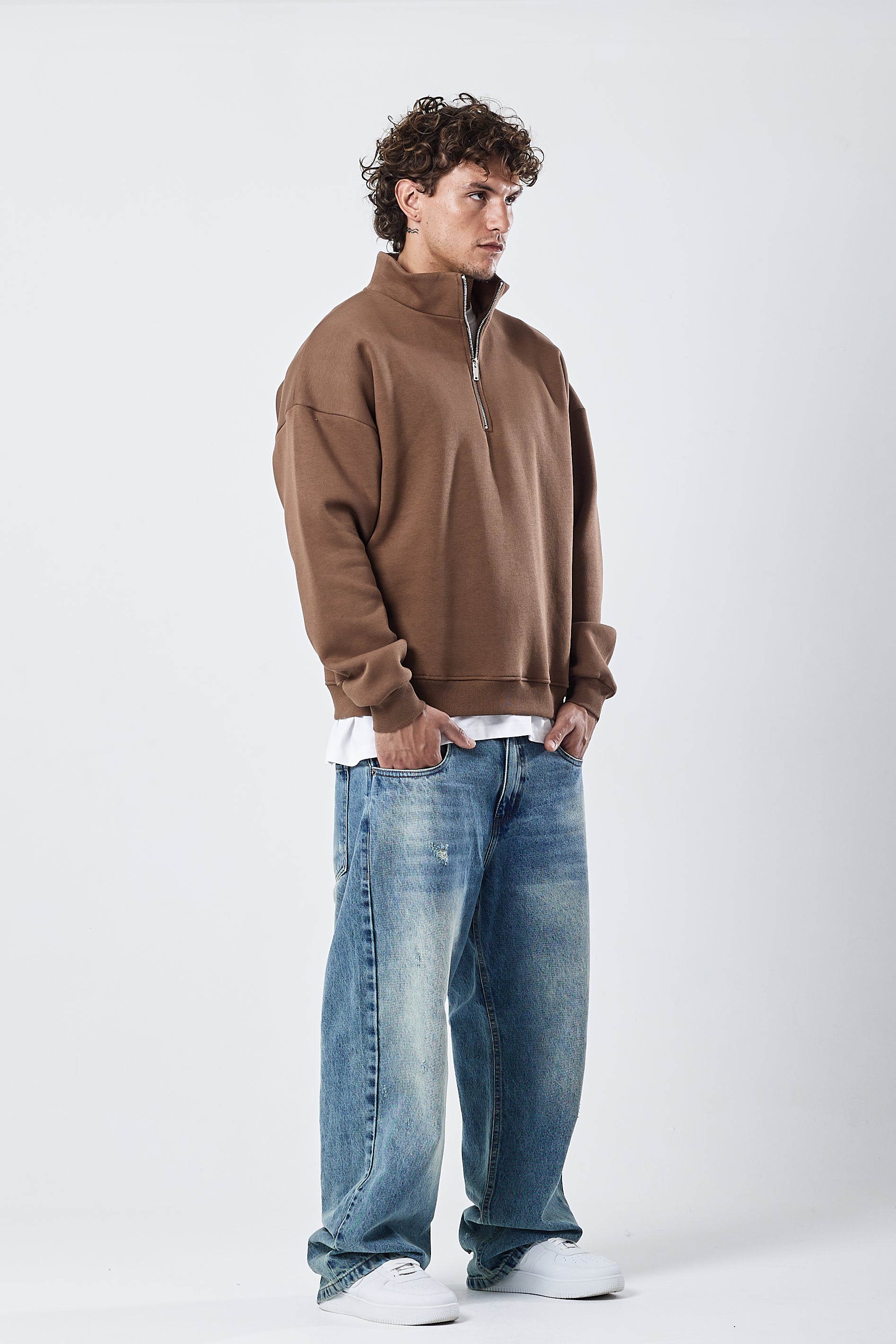 Half-zip sweatshirt coffee brown