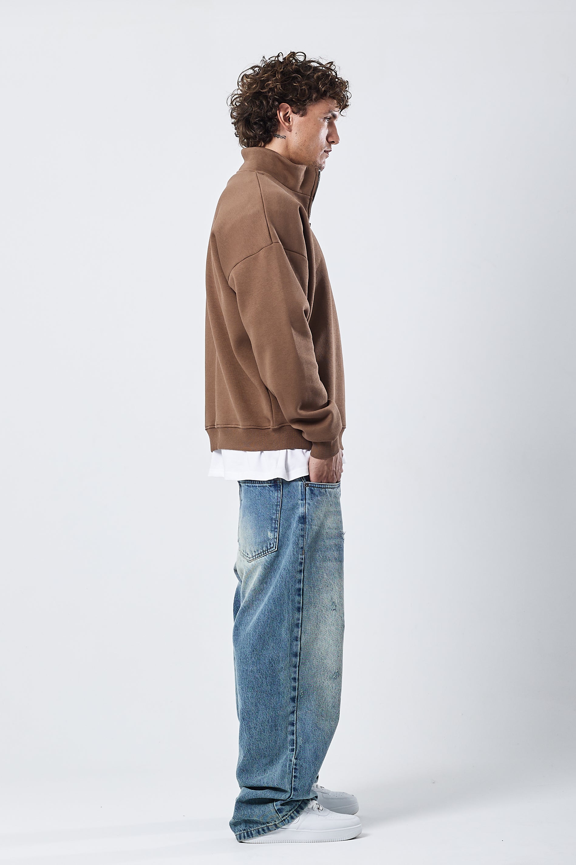 Half-zip sweatshirt coffee brown