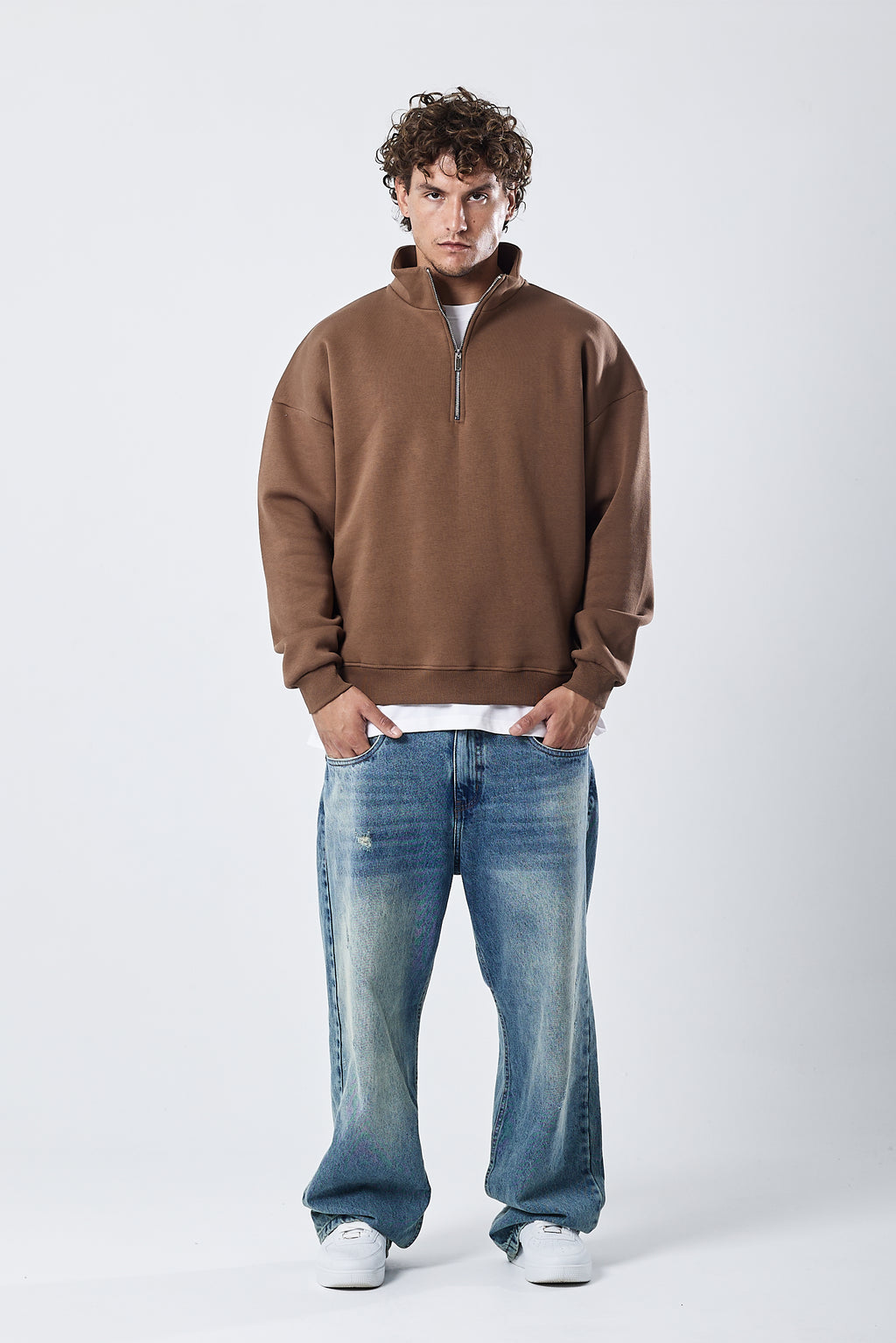 Half-zip sweatshirt coffee brown