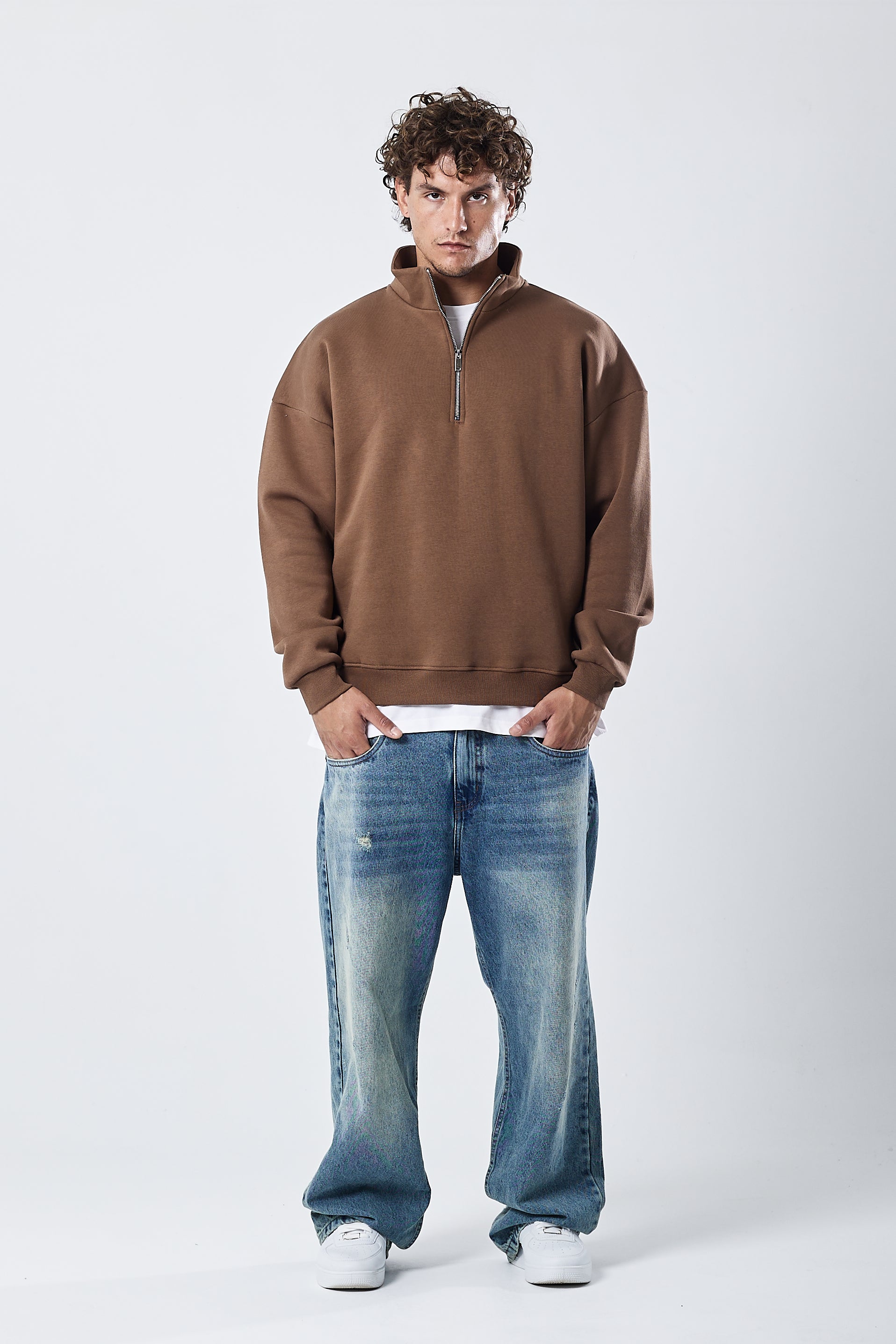 Half-zip sweatshirt coffee brown