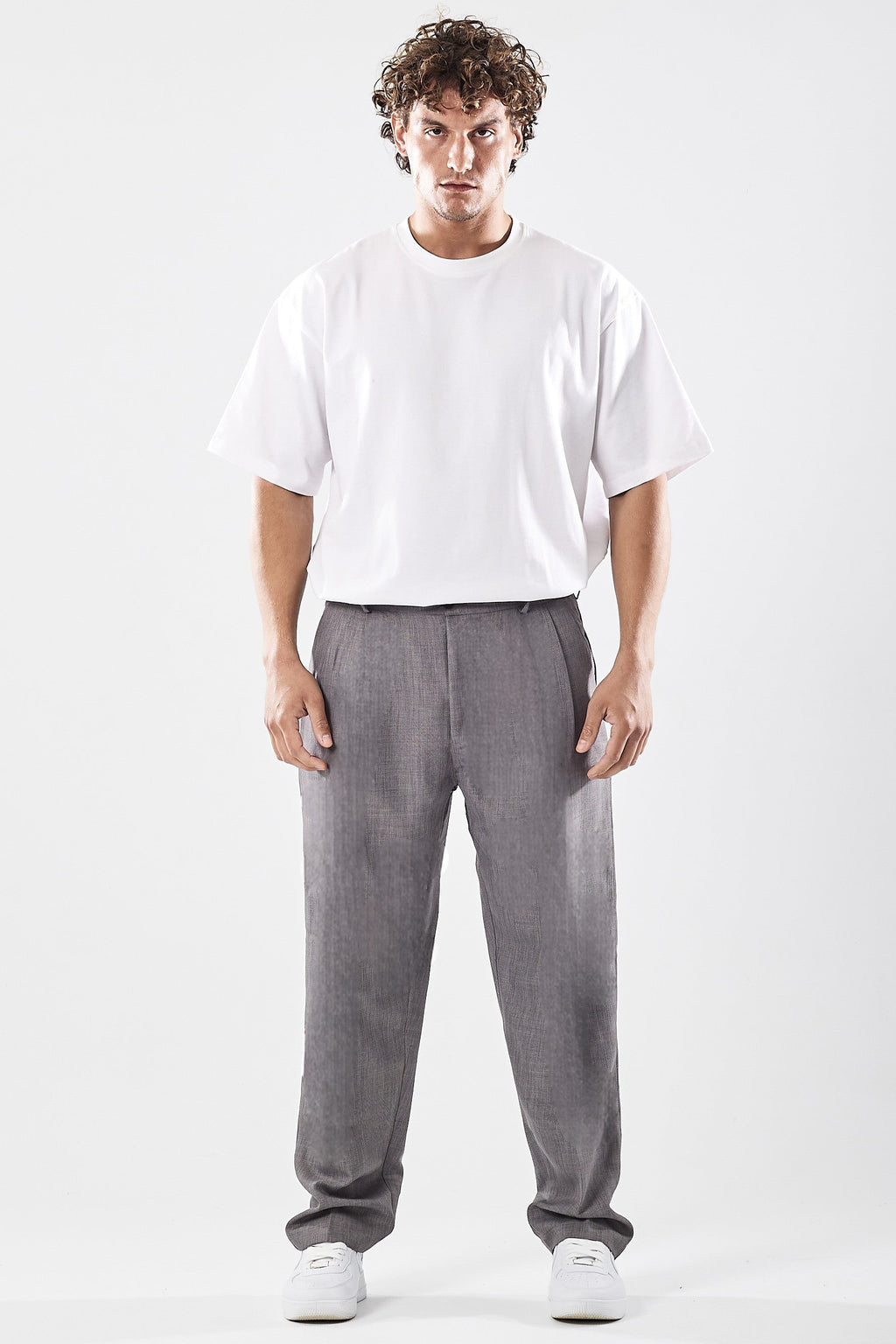 PLEATED WIDE-LEG TROUSERS GREY