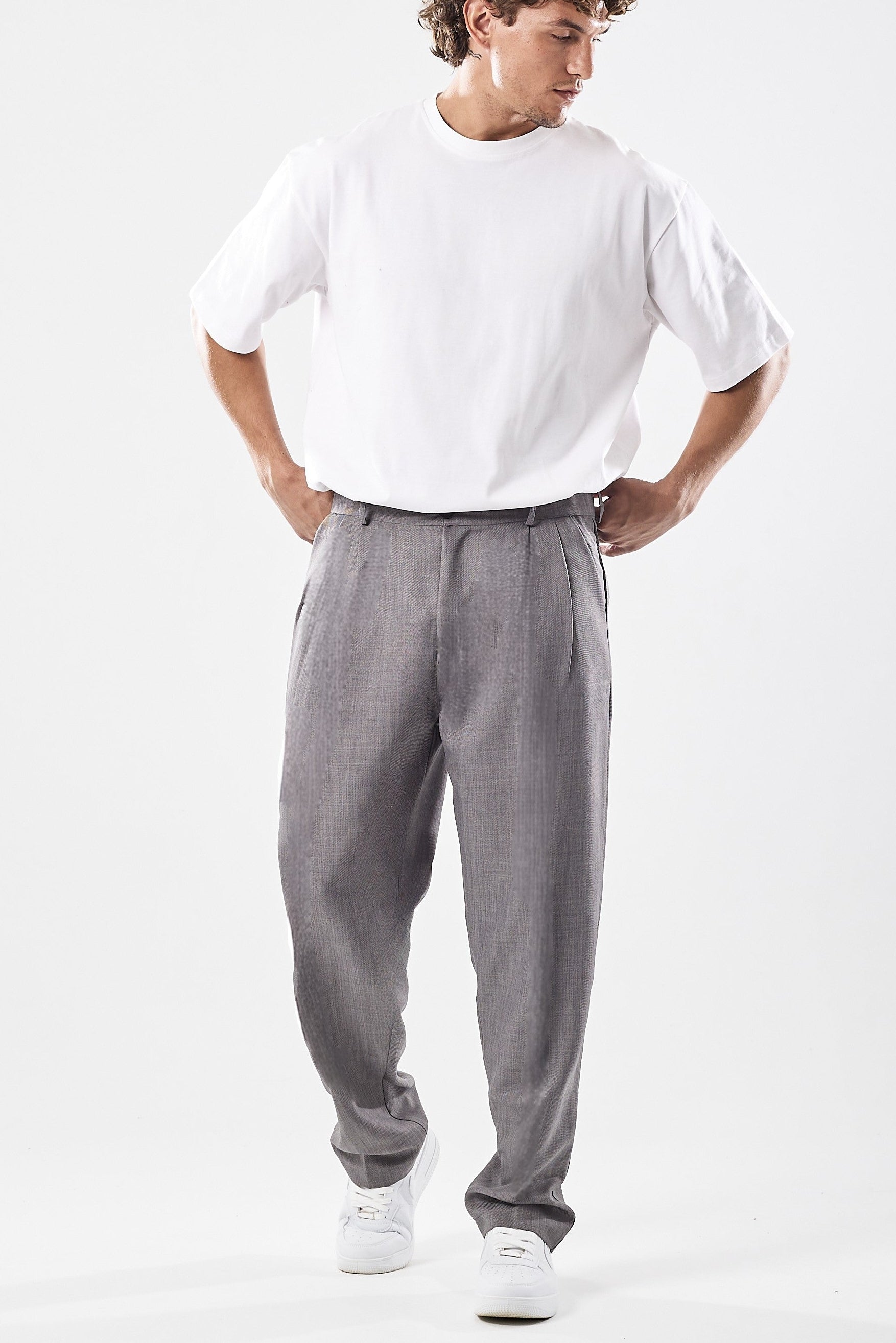 PLEATED WIDE-LEG TROUSERS GREY